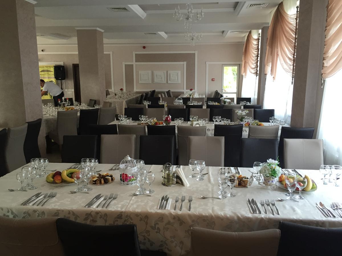 Hotel-Restaurant Oscar Piatra Neamt Luaran gambar